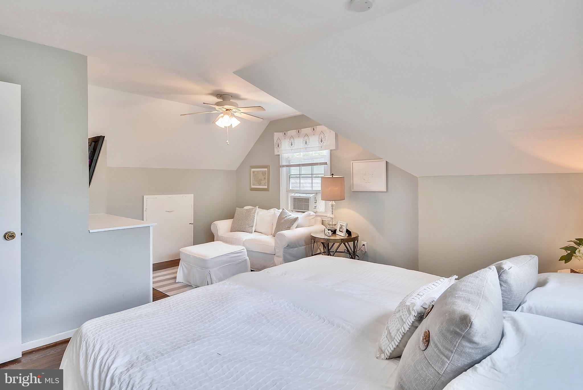 BUCKNELL MANOR - Residential