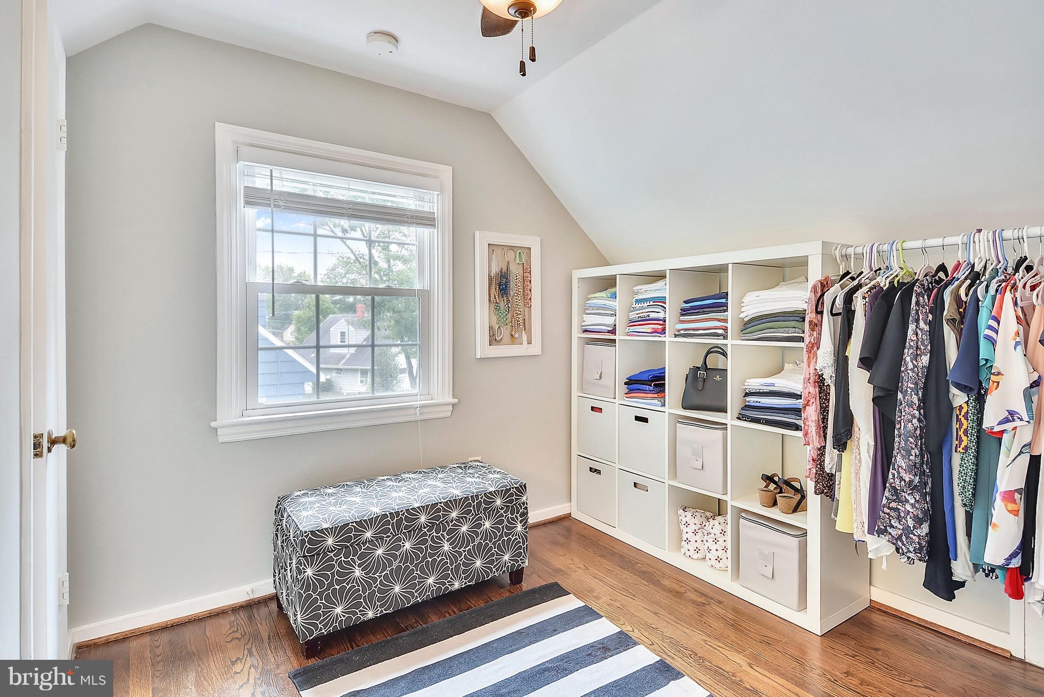 BUCKNELL MANOR - Residential