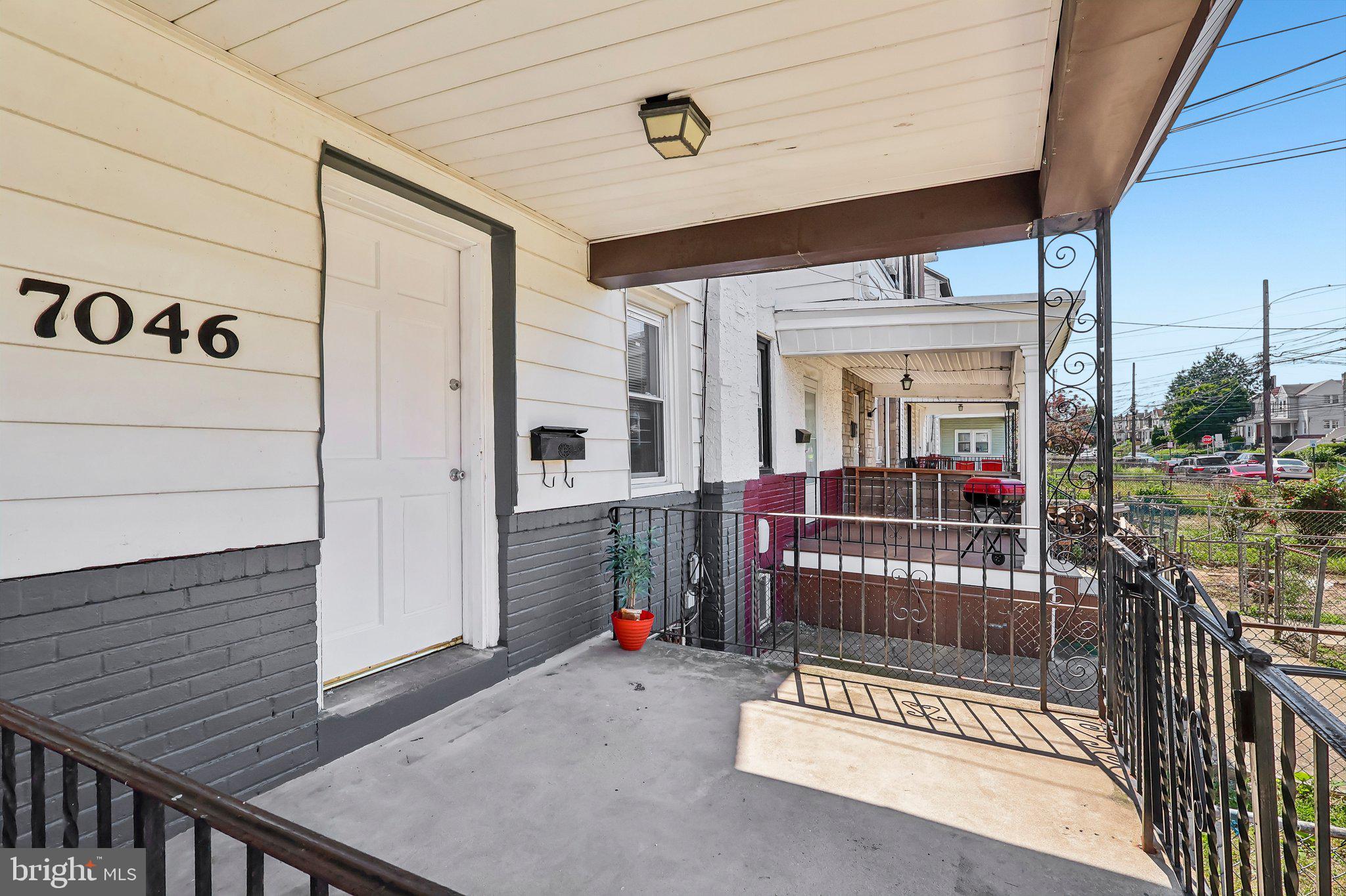 7046 CLOVER LANE