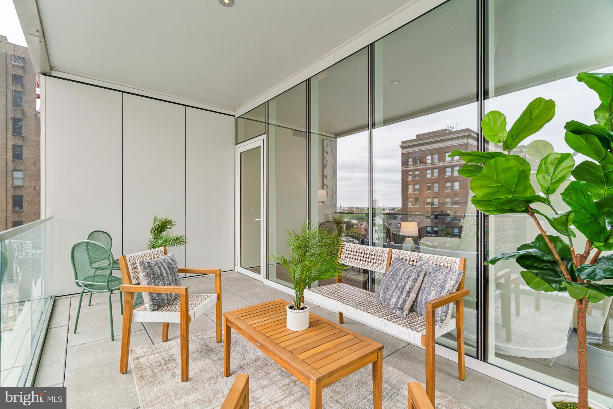 AVENUE OF THE ARTS - Residential