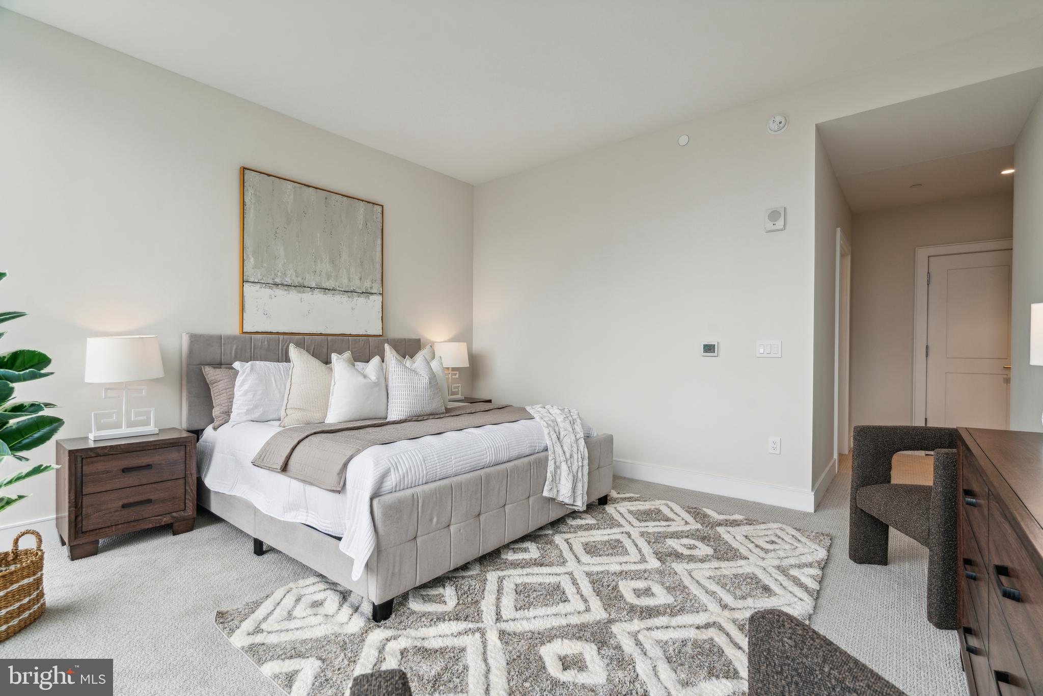 AVENUE OF THE ARTS - Residential