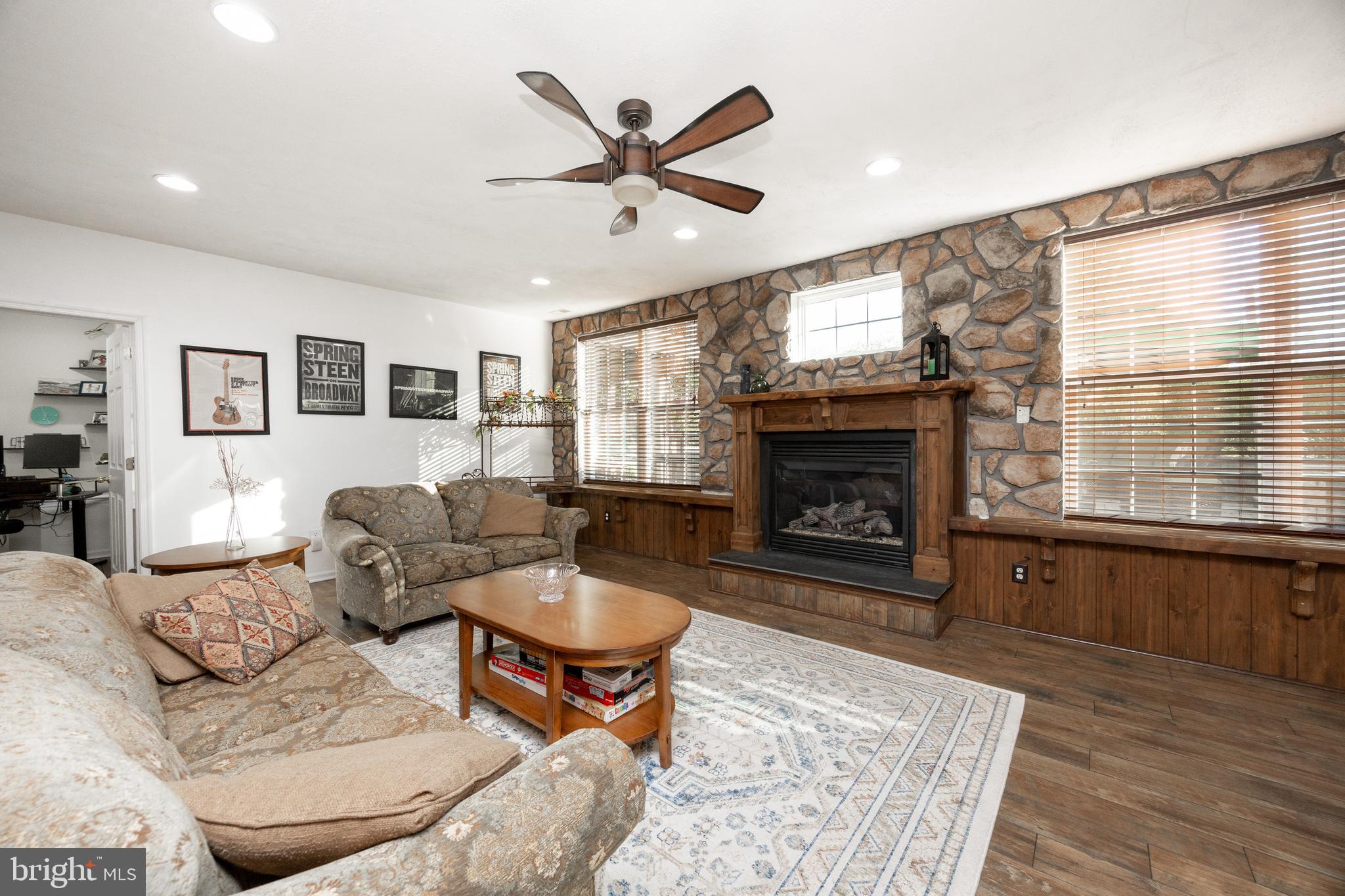 COVENTRY LAKE ESTS - Residential