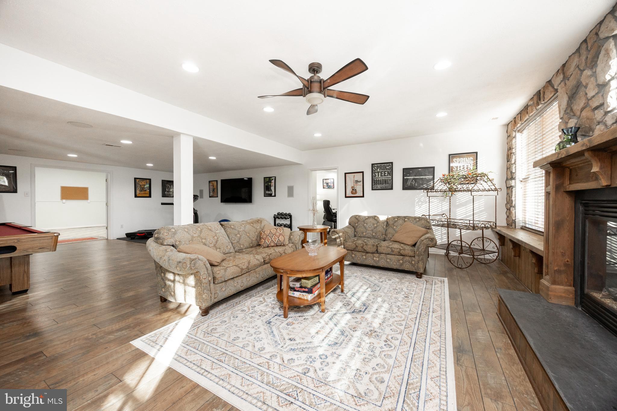 COVENTRY LAKE ESTS - Residential