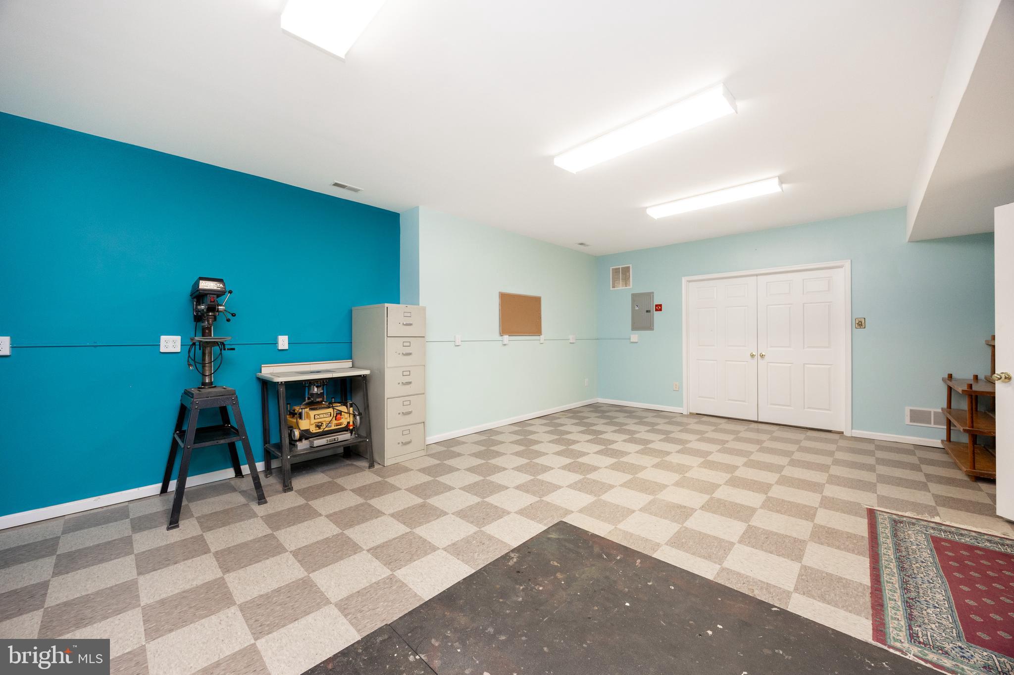 COVENTRY LAKE ESTS - Residential