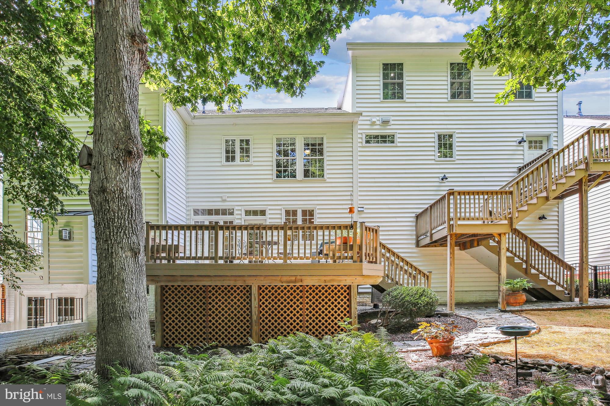 LAKELANDS - Residential