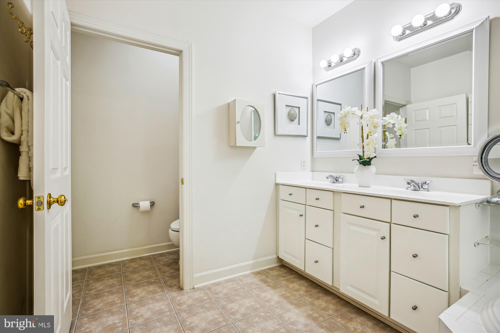 LAKELANDS - Residential