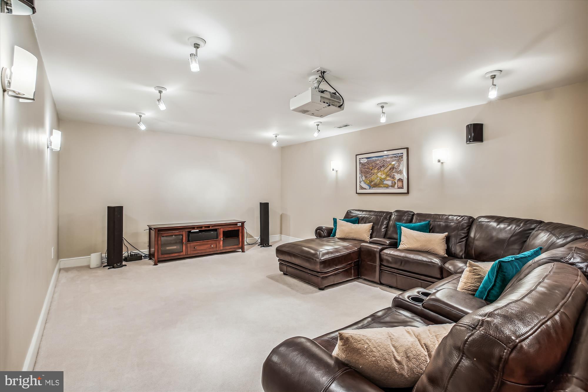 LAKELANDS - Residential