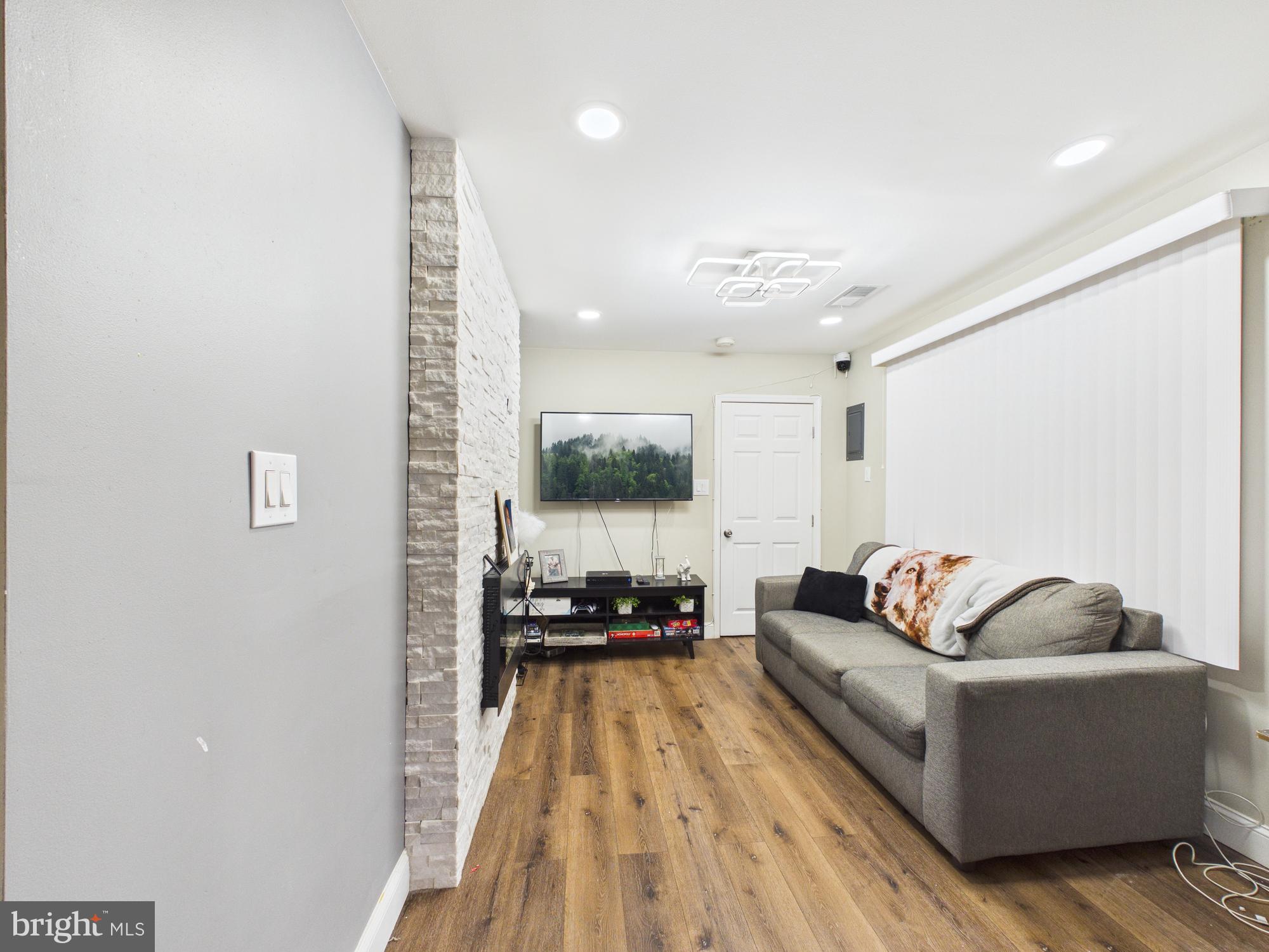 SWAN MEADOWS - Residential