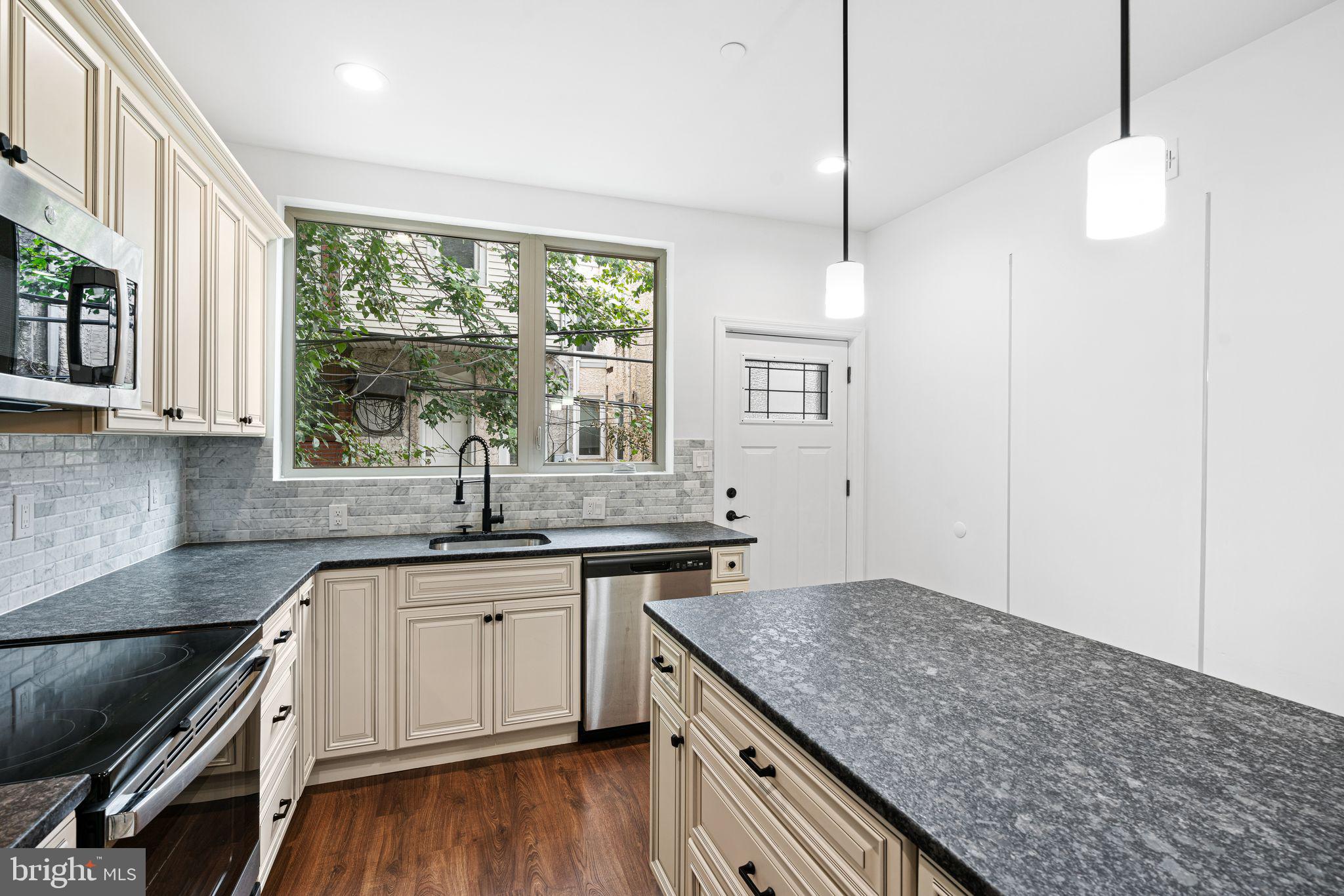 COBBS CREEK - Residential