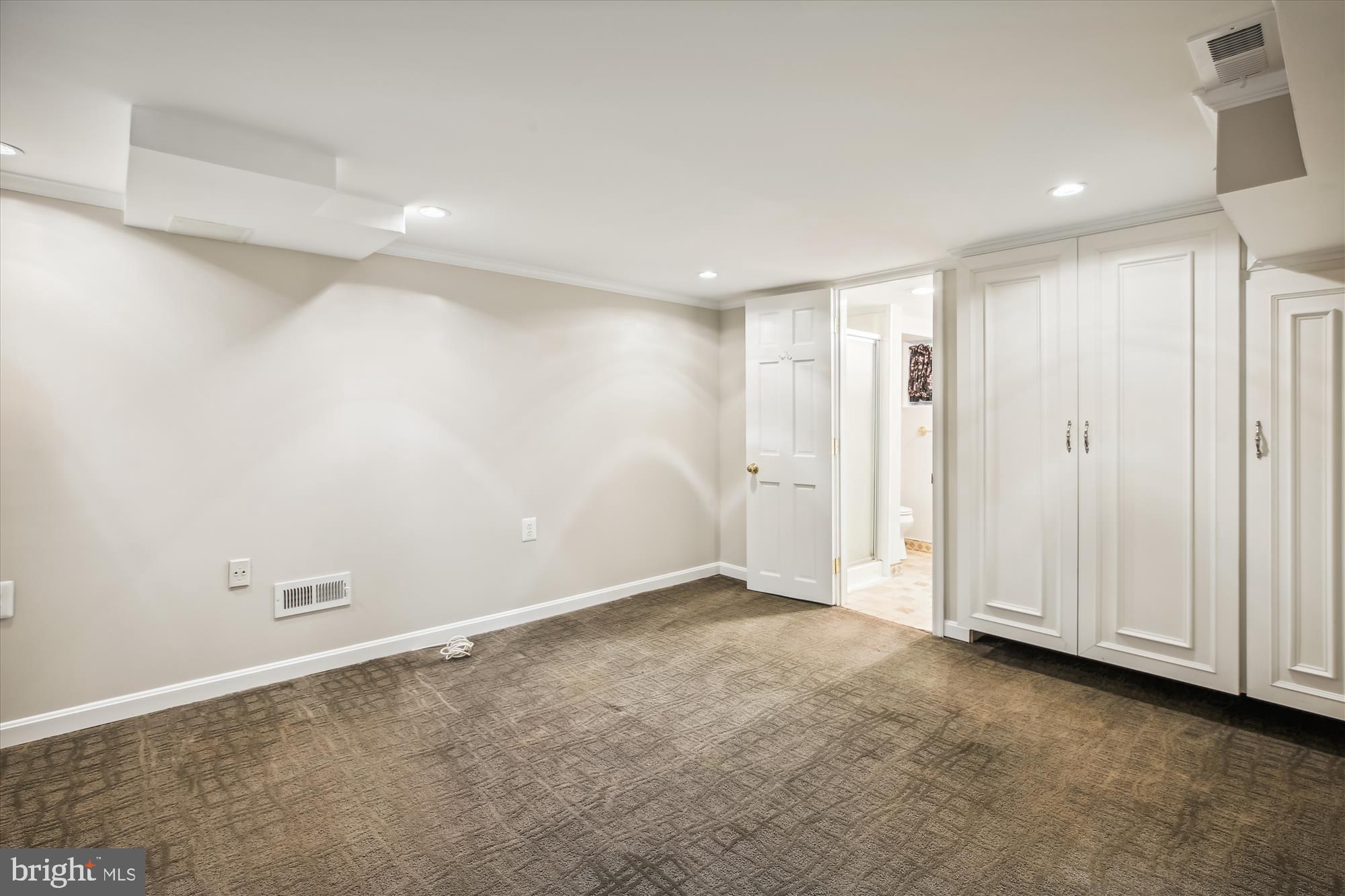 BELLEVUE FOREST - Residential