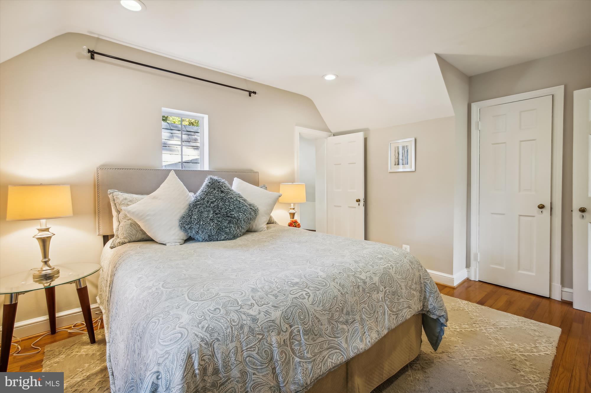 BELLEVUE FOREST - Residential