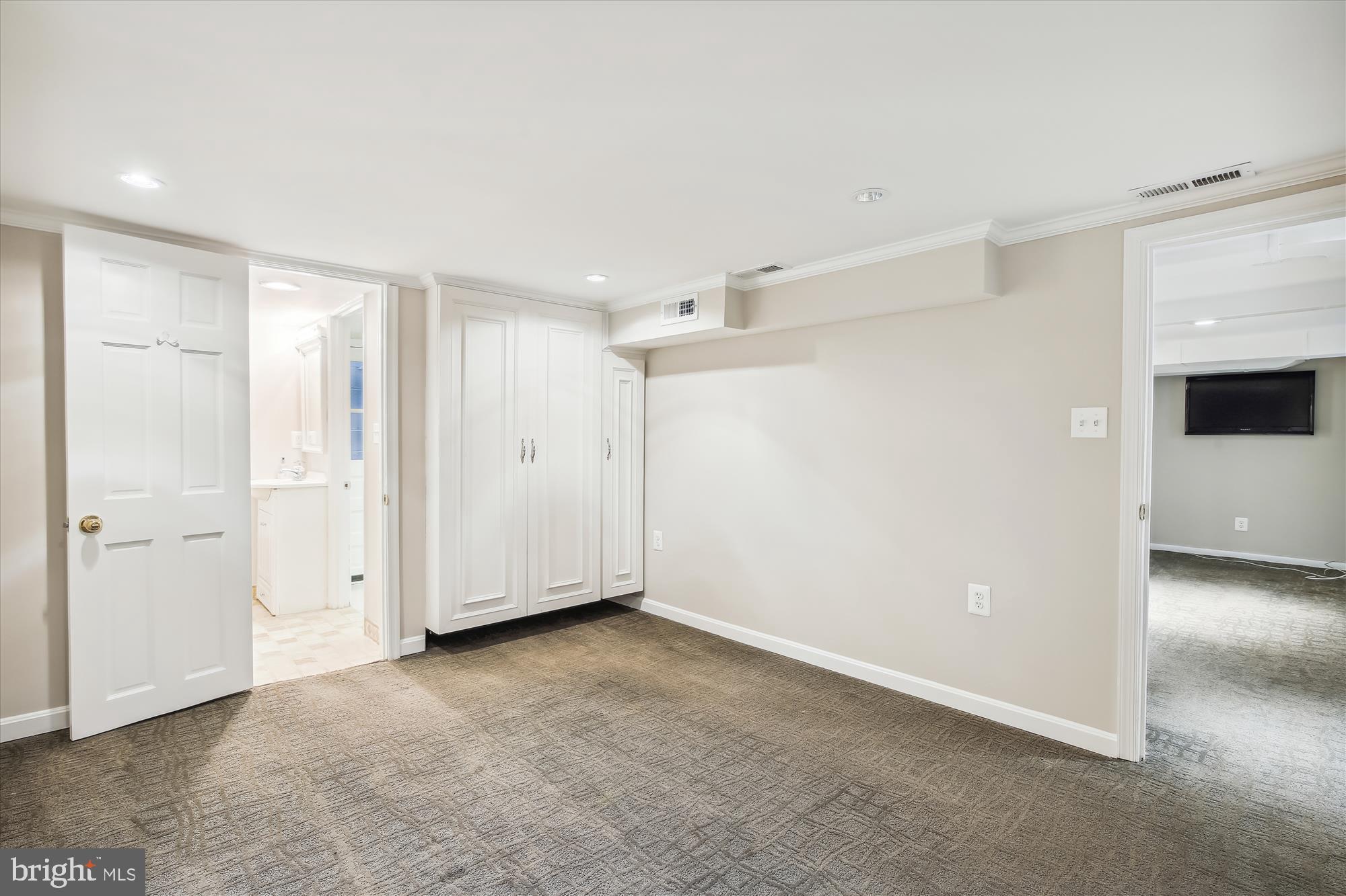 BELLEVUE FOREST - Residential