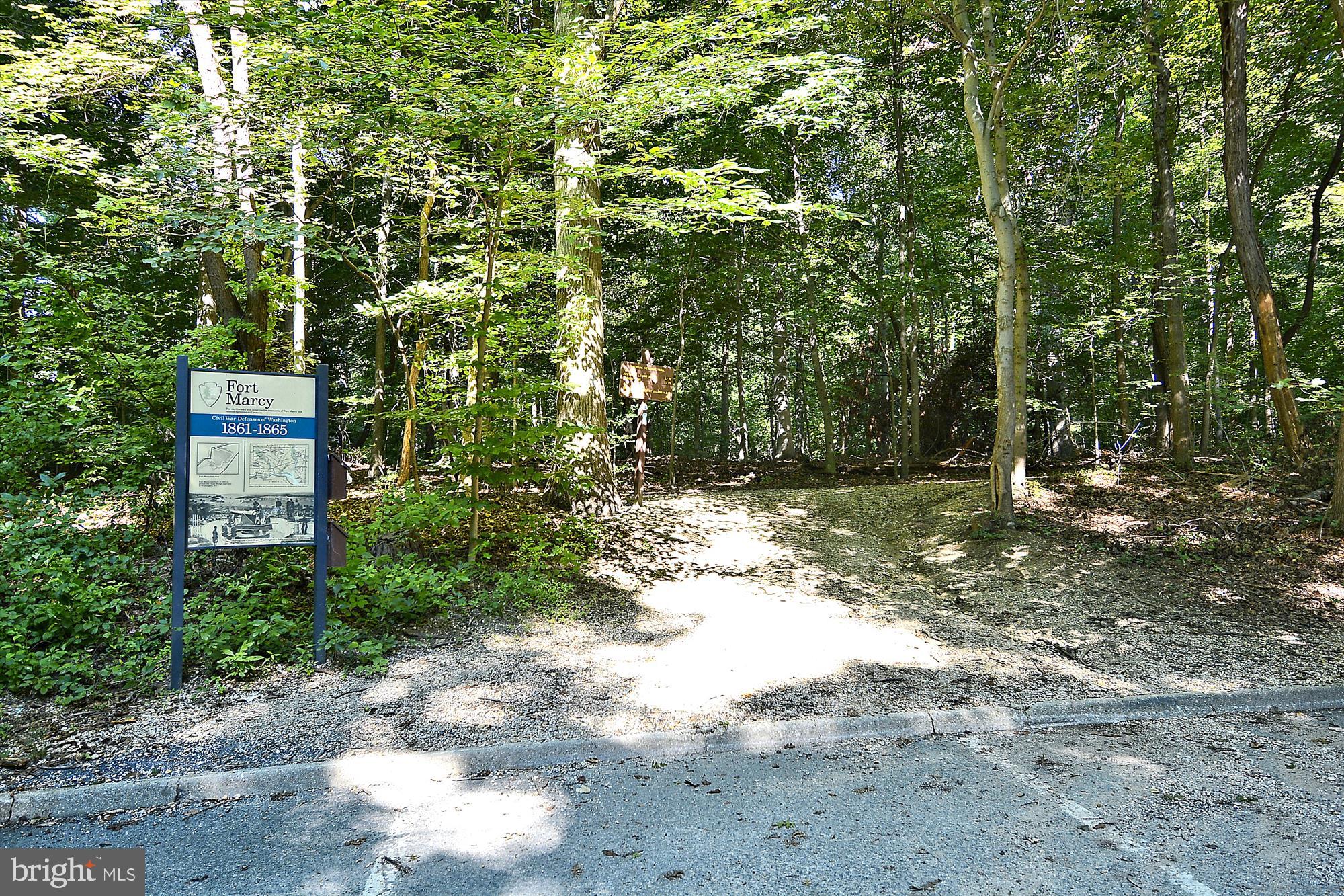 BELLEVUE FOREST - Residential