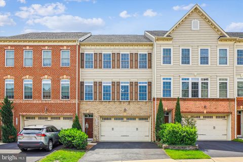 42621 OFFENHAM TERRACE CHANTILLY VA 20152