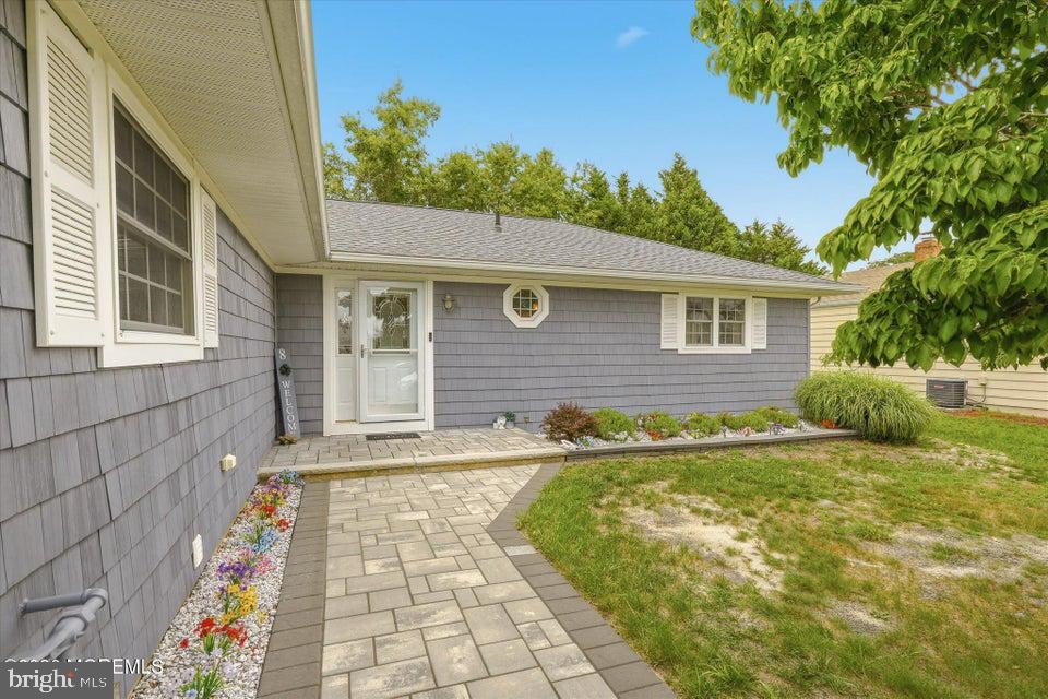 Photo of 8 Seville Place, TOMS RIVER, NJ 08757 (MLS # NJOC2044328)