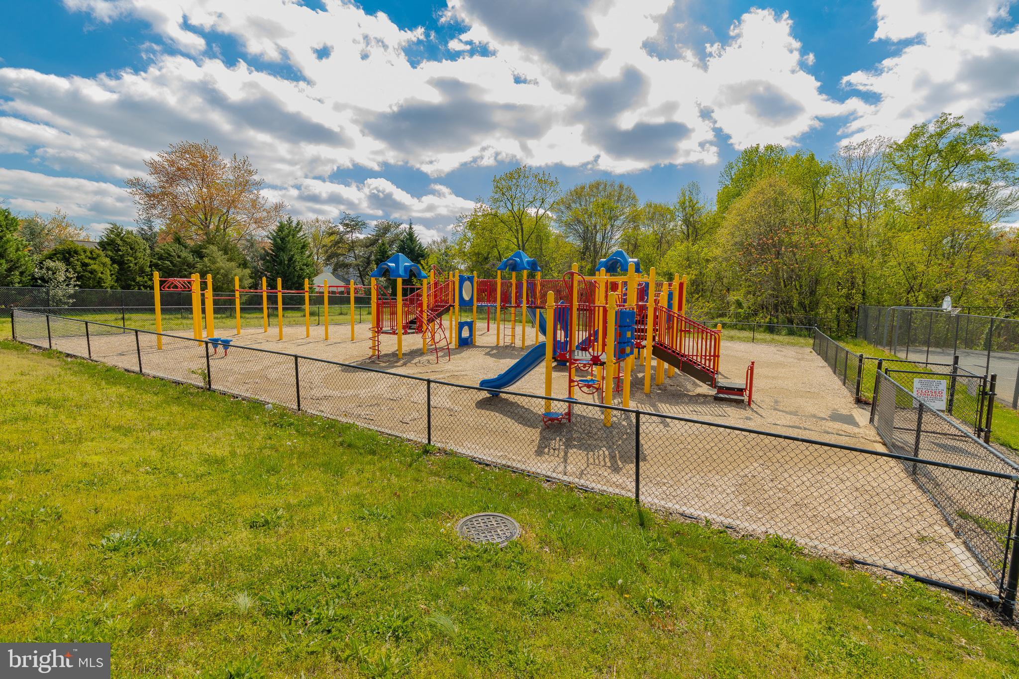 LANDSDOWNE - Residential