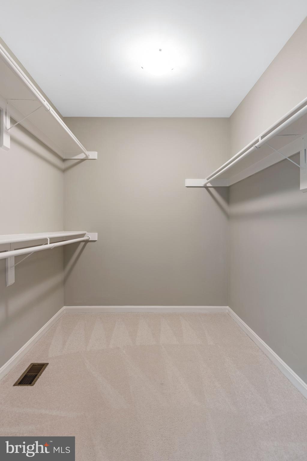 LANDSDOWNE - Residential