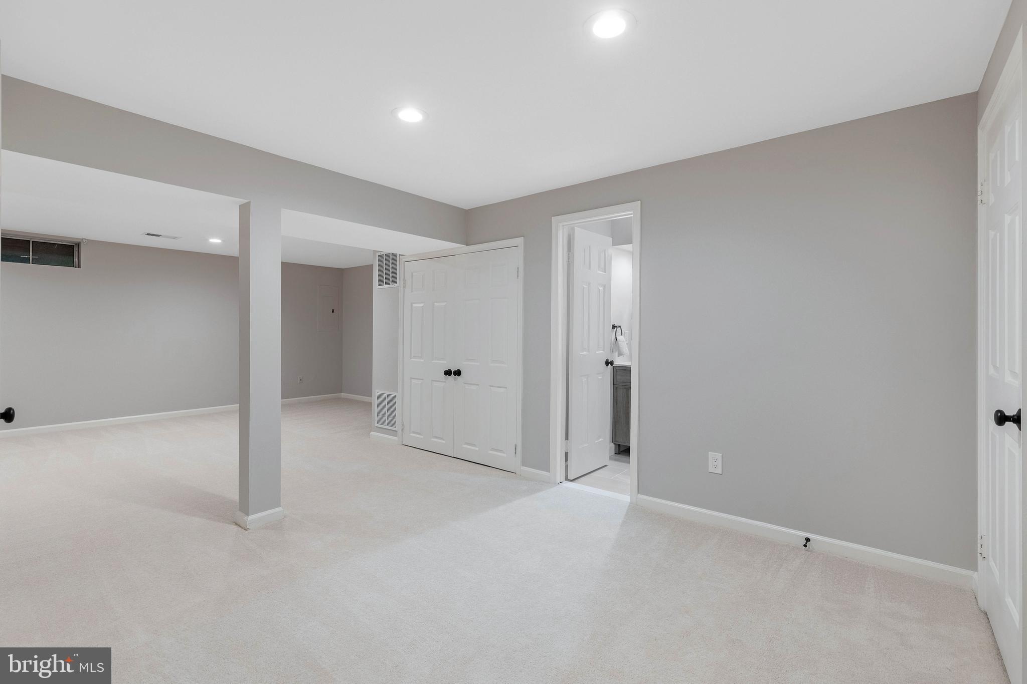 LANDSDOWNE - Residential