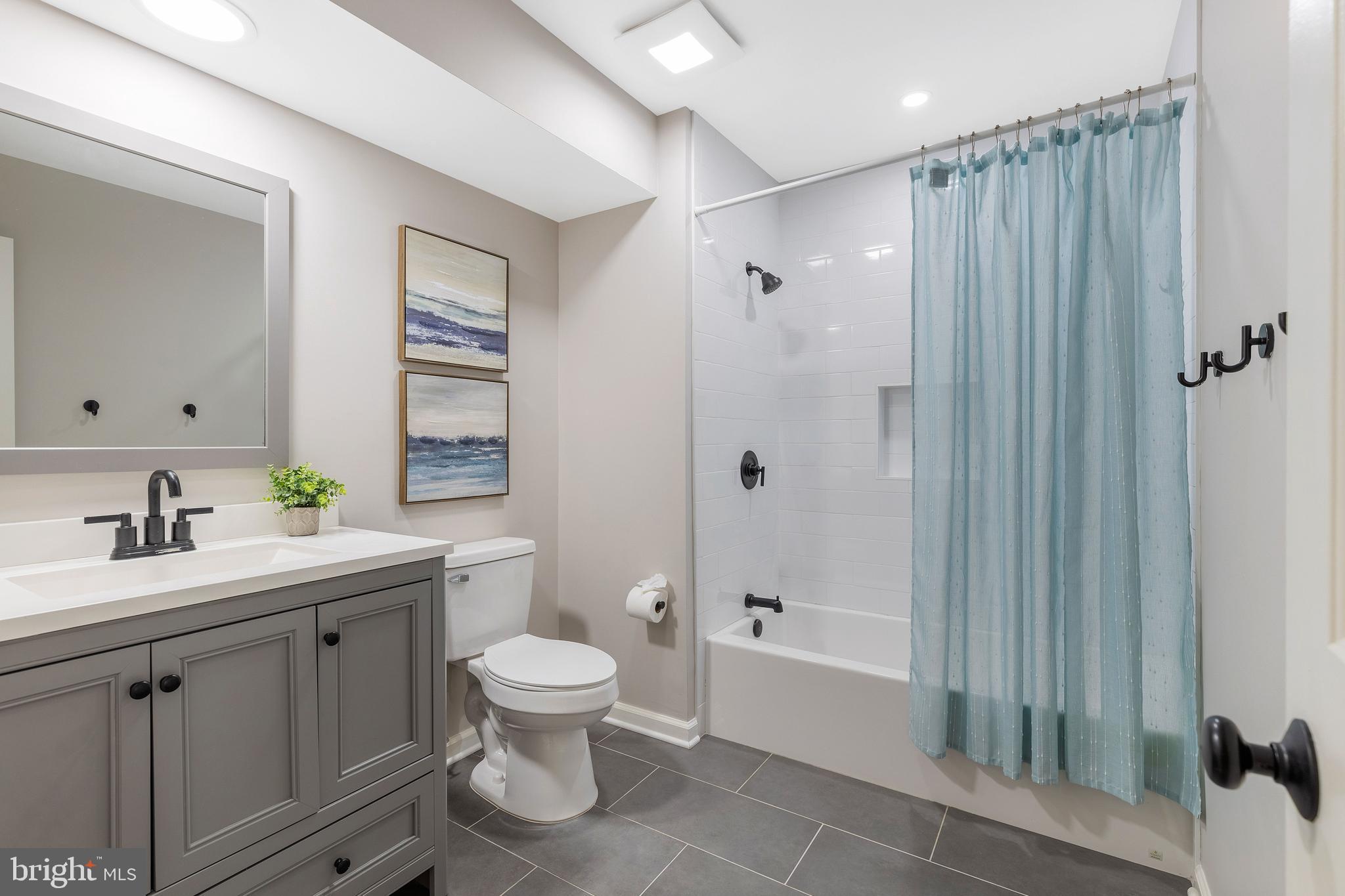 LANDSDOWNE - Residential