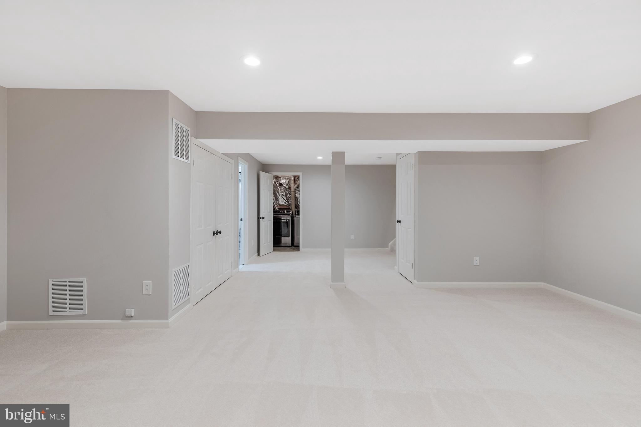 LANDSDOWNE - Residential