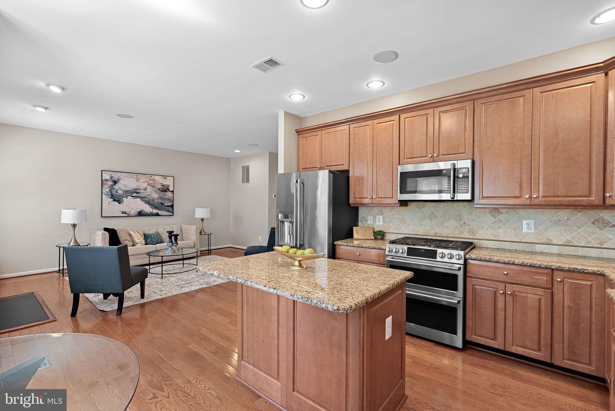 BELMONT COUNTRY CLUB - Residential