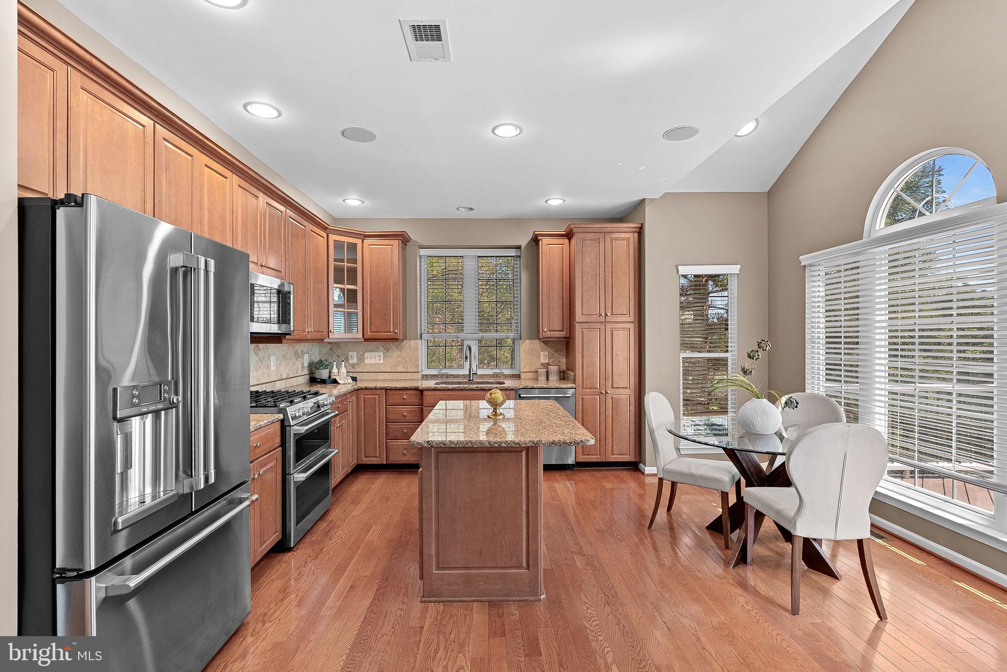 BELMONT COUNTRY CLUB - Residential