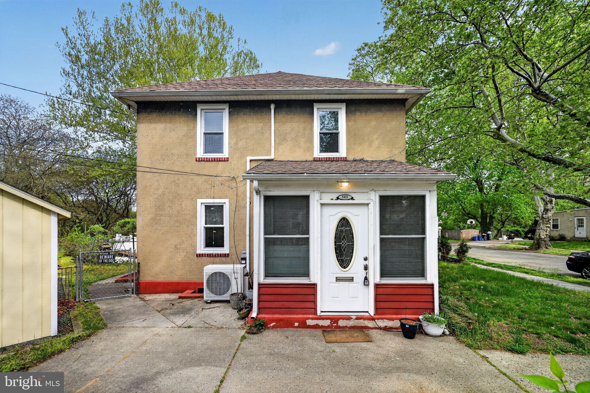 505 PARIS AVENUE