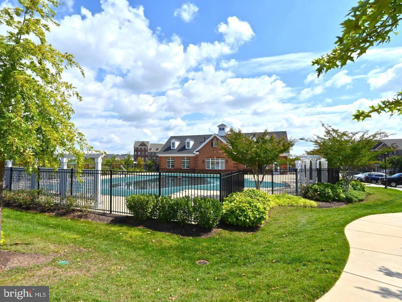 BUCKINGHAM AT LOUDOUN VALLEY - Residential