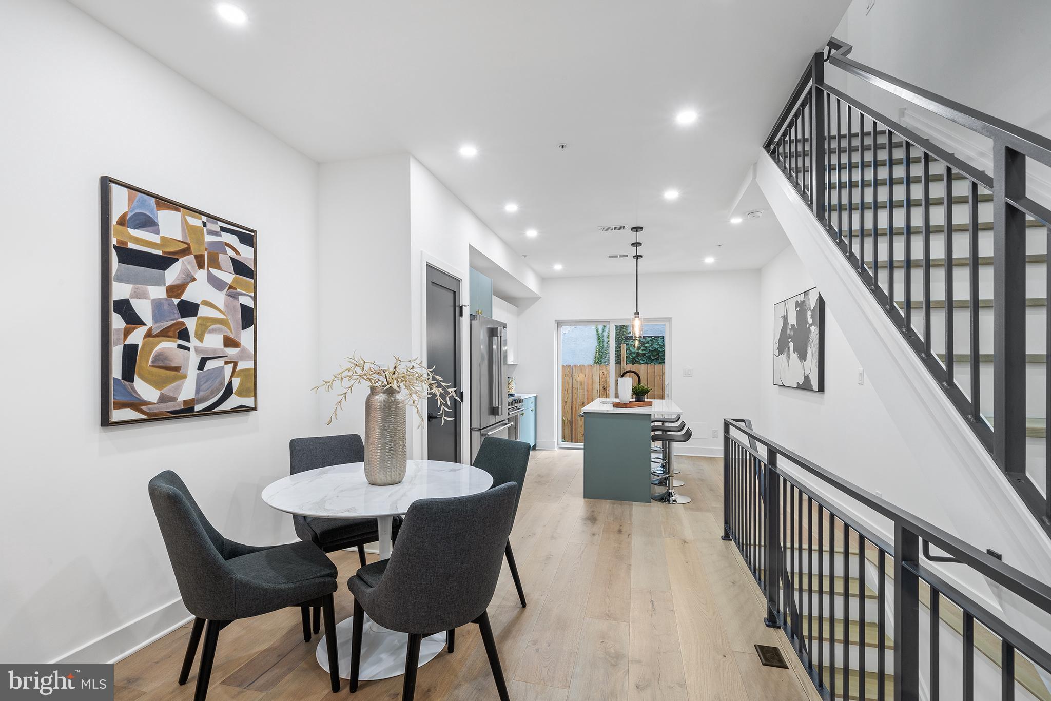 DICKINSON NARROWS - Residential