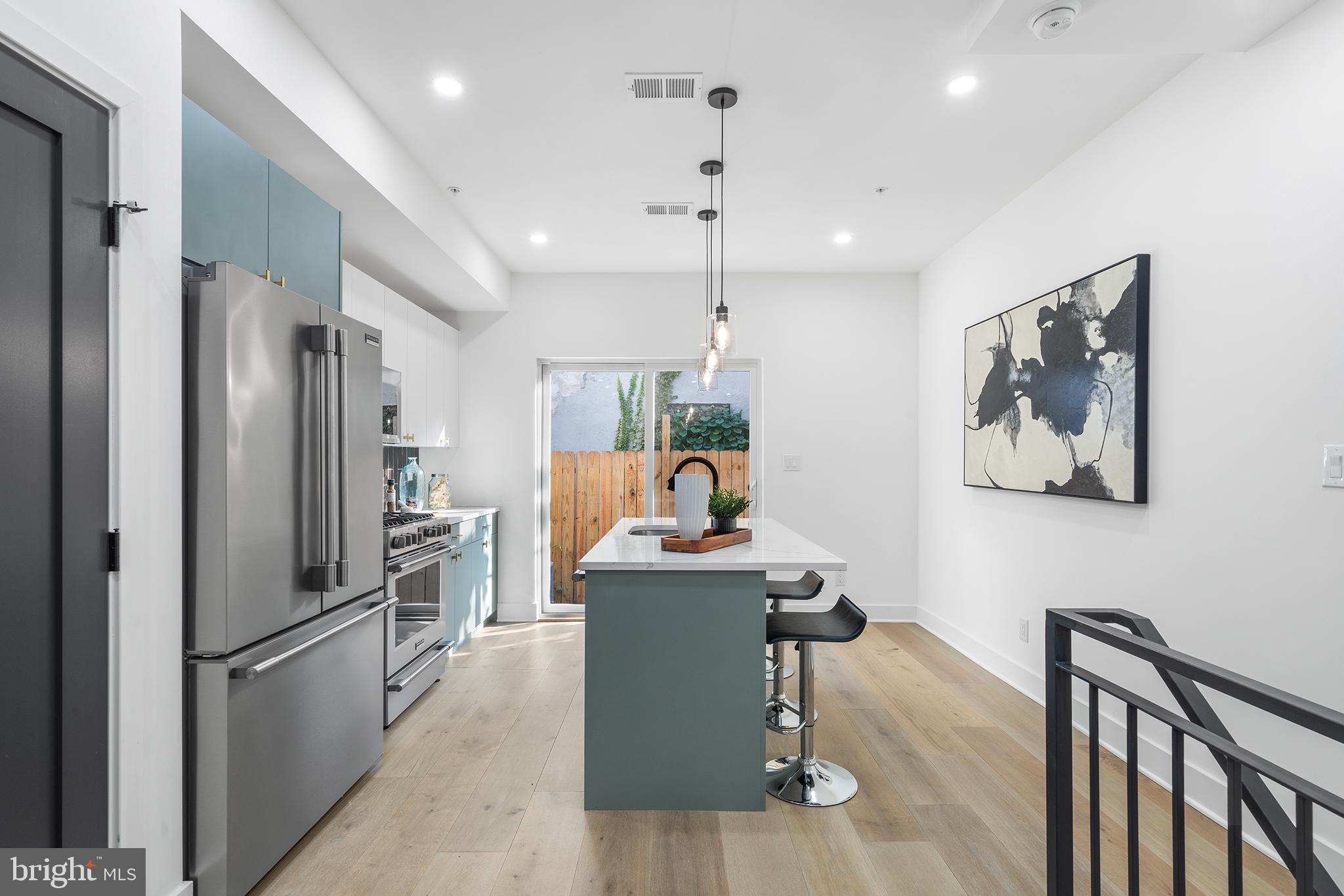 DICKINSON NARROWS - Residential