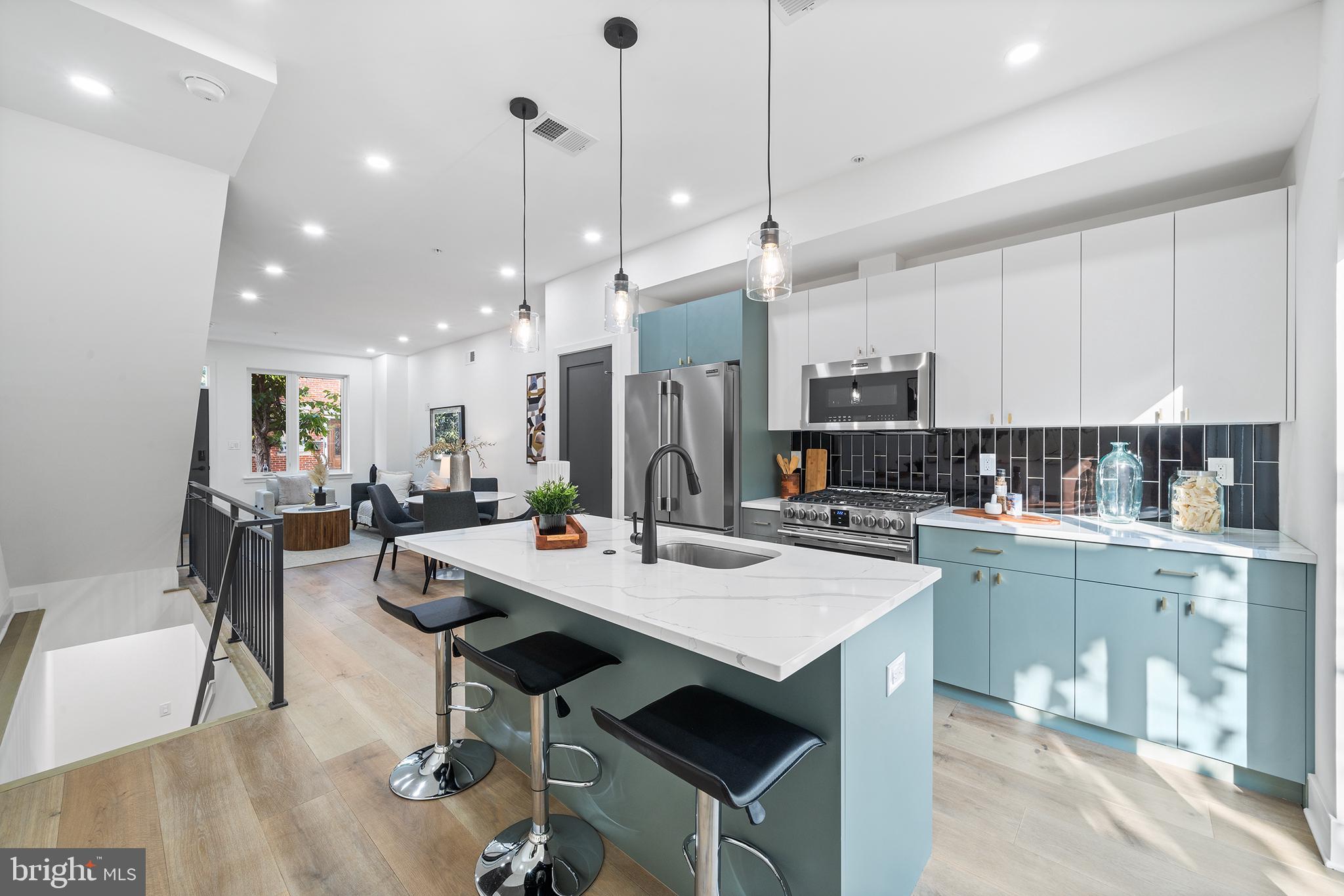 DICKINSON NARROWS - Residential