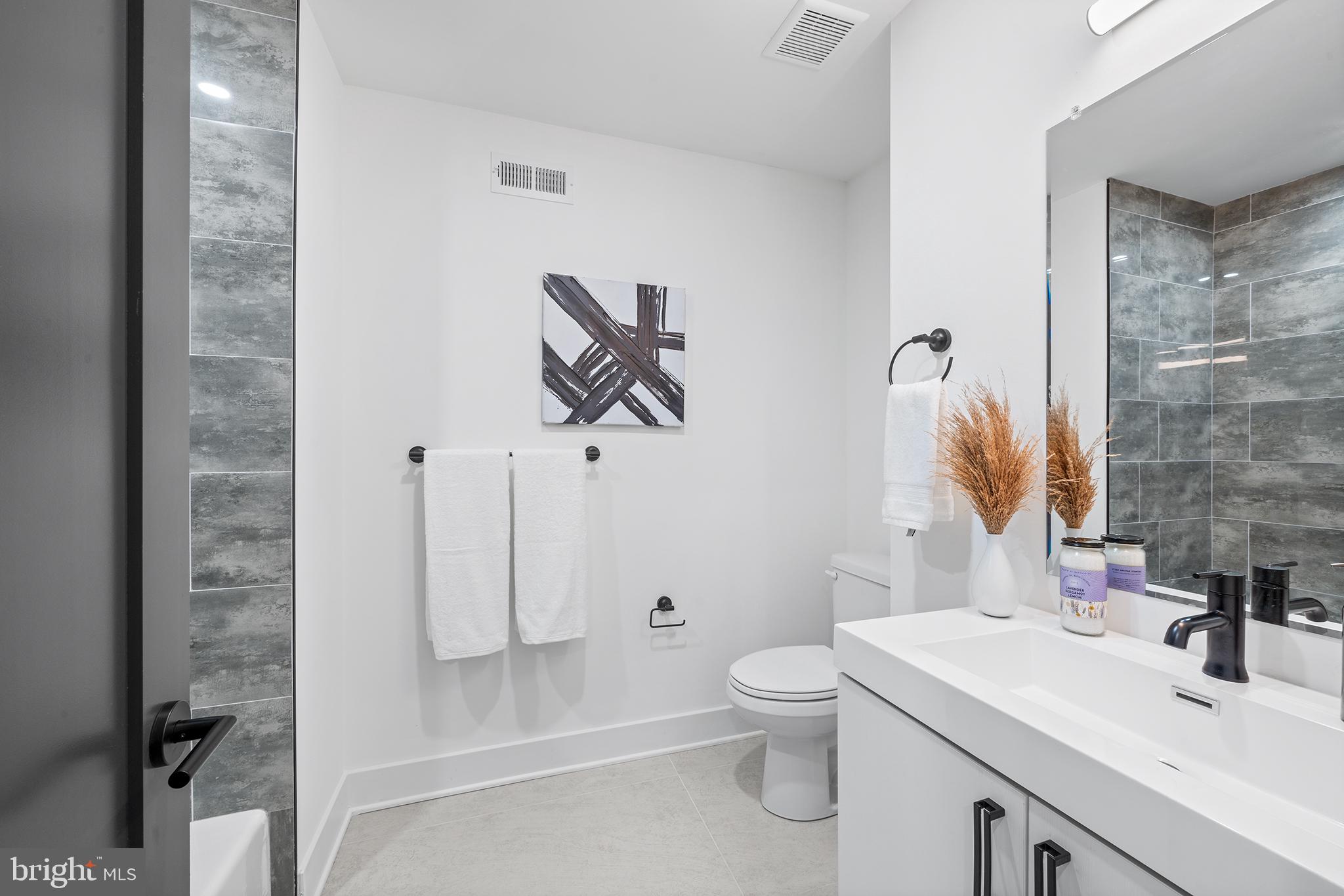 DICKINSON NARROWS - Residential