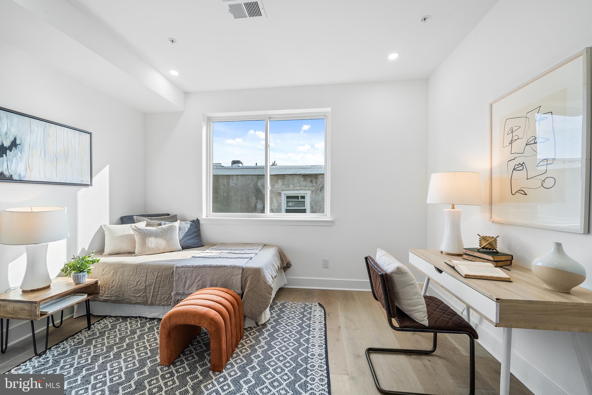 DICKINSON NARROWS - Residential