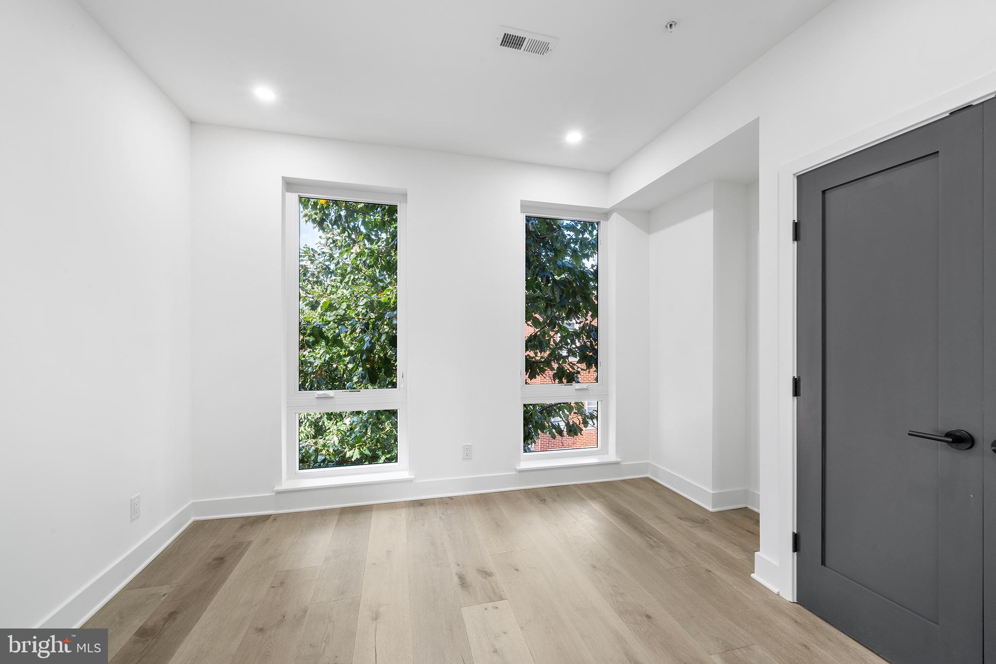 DICKINSON NARROWS - Residential