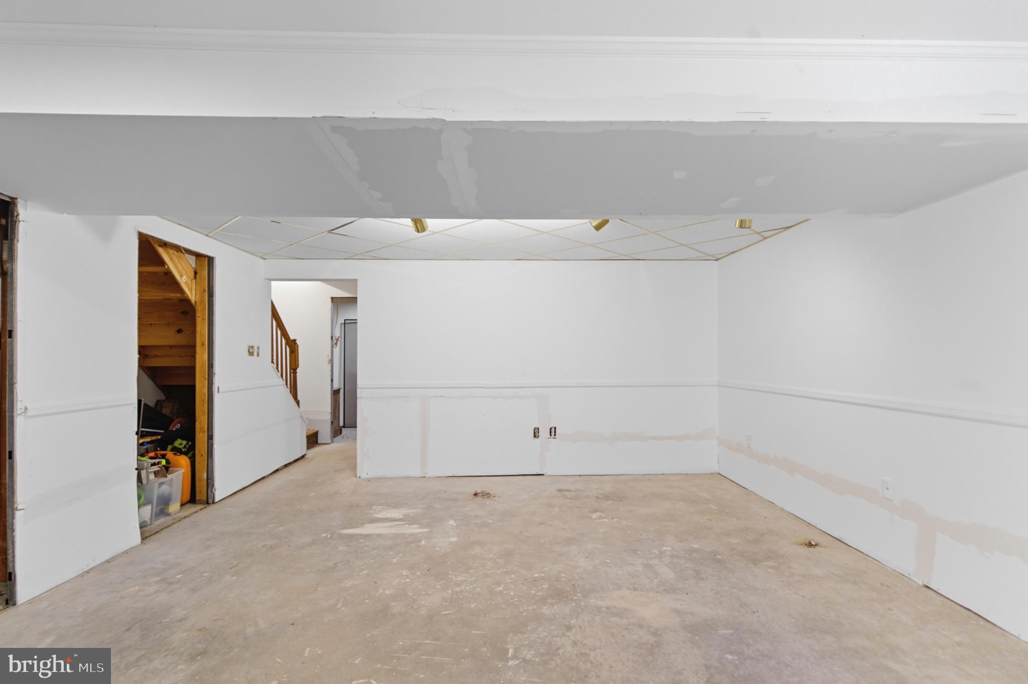 CHASE MANOR - Residential