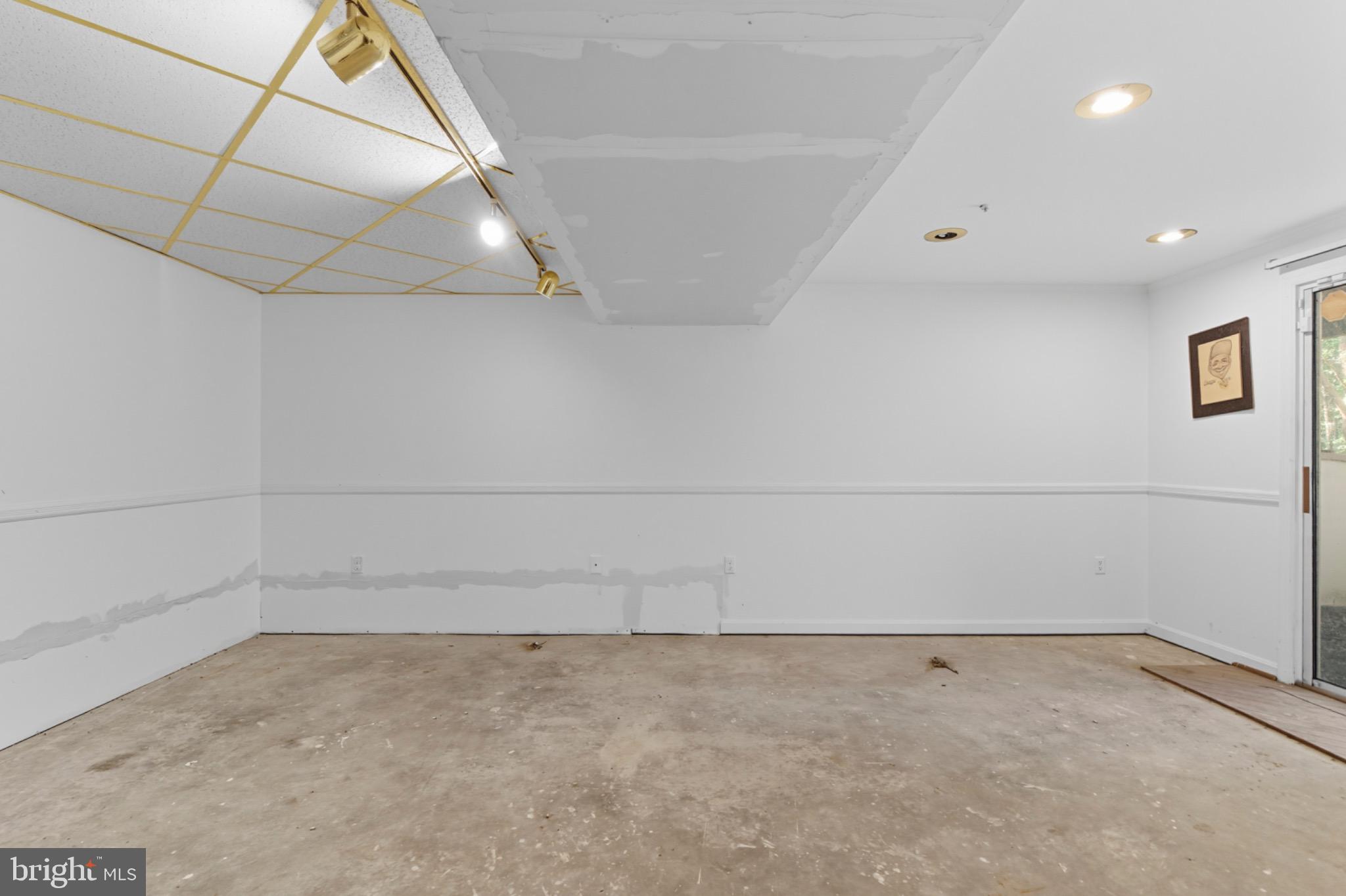 CHASE MANOR - Residential