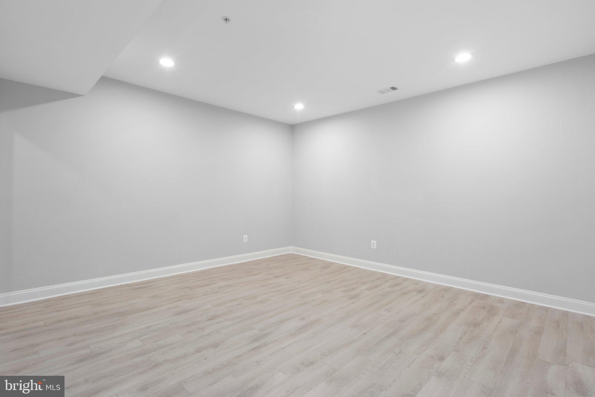 POTOMAC OVERLOOK AT NATIONAL HARBOR - Residential