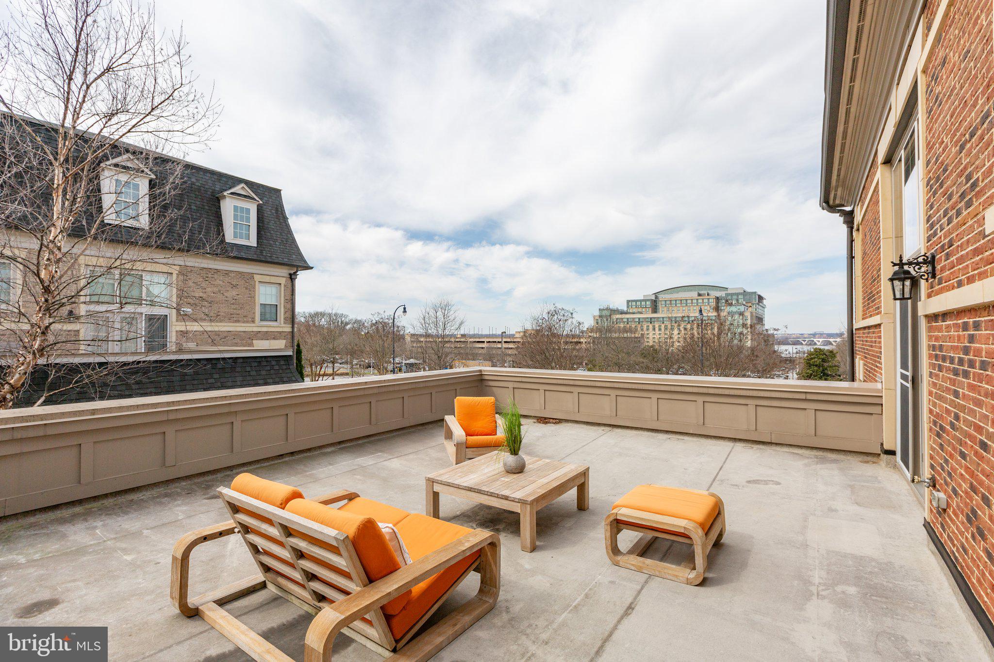 POTOMAC OVERLOOK AT NATIONAL HARBOR - Residential