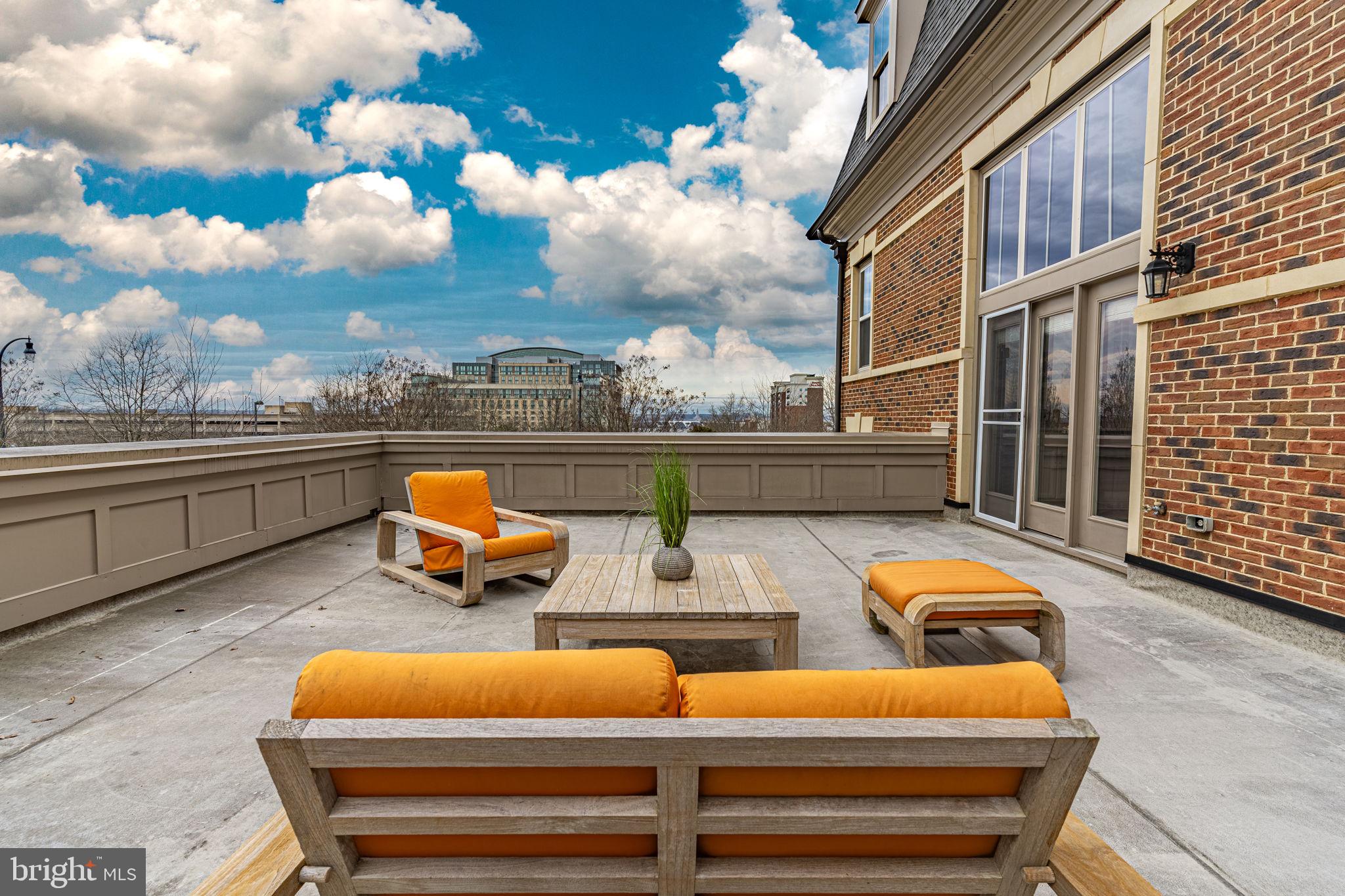 POTOMAC OVERLOOK AT NATIONAL HARBOR - Residential