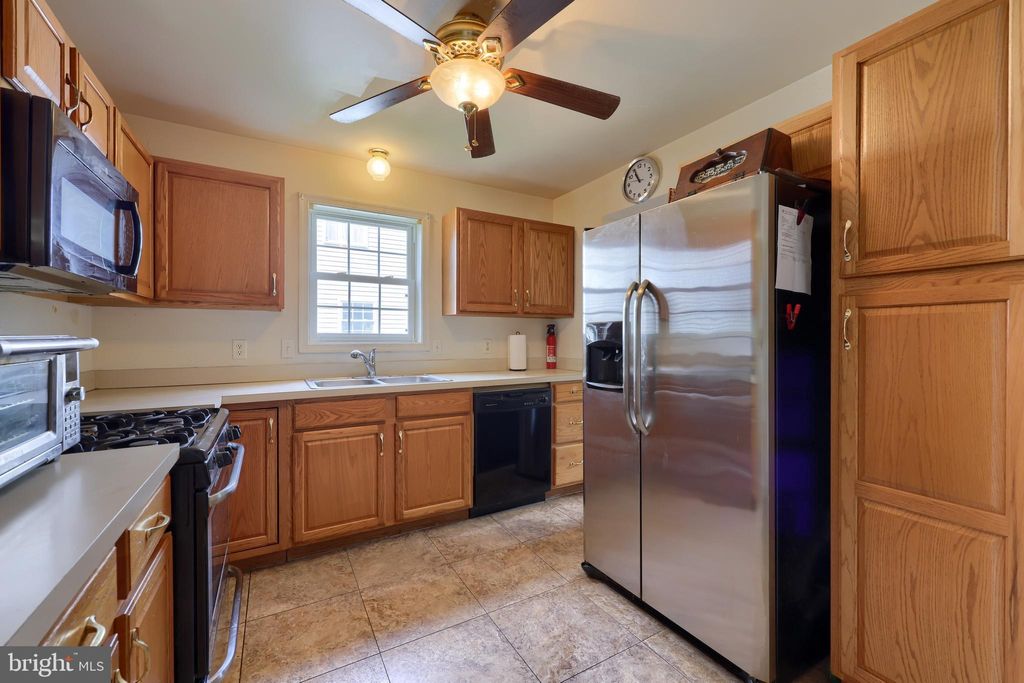 Photo of 1051 Sterling Place, Lancaster, PA 17603 (MLS # PALA2053086)