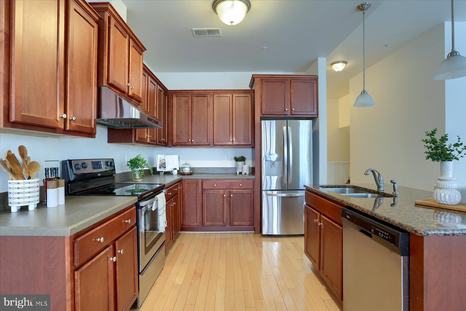 DEER RUN COMMONS - Residential