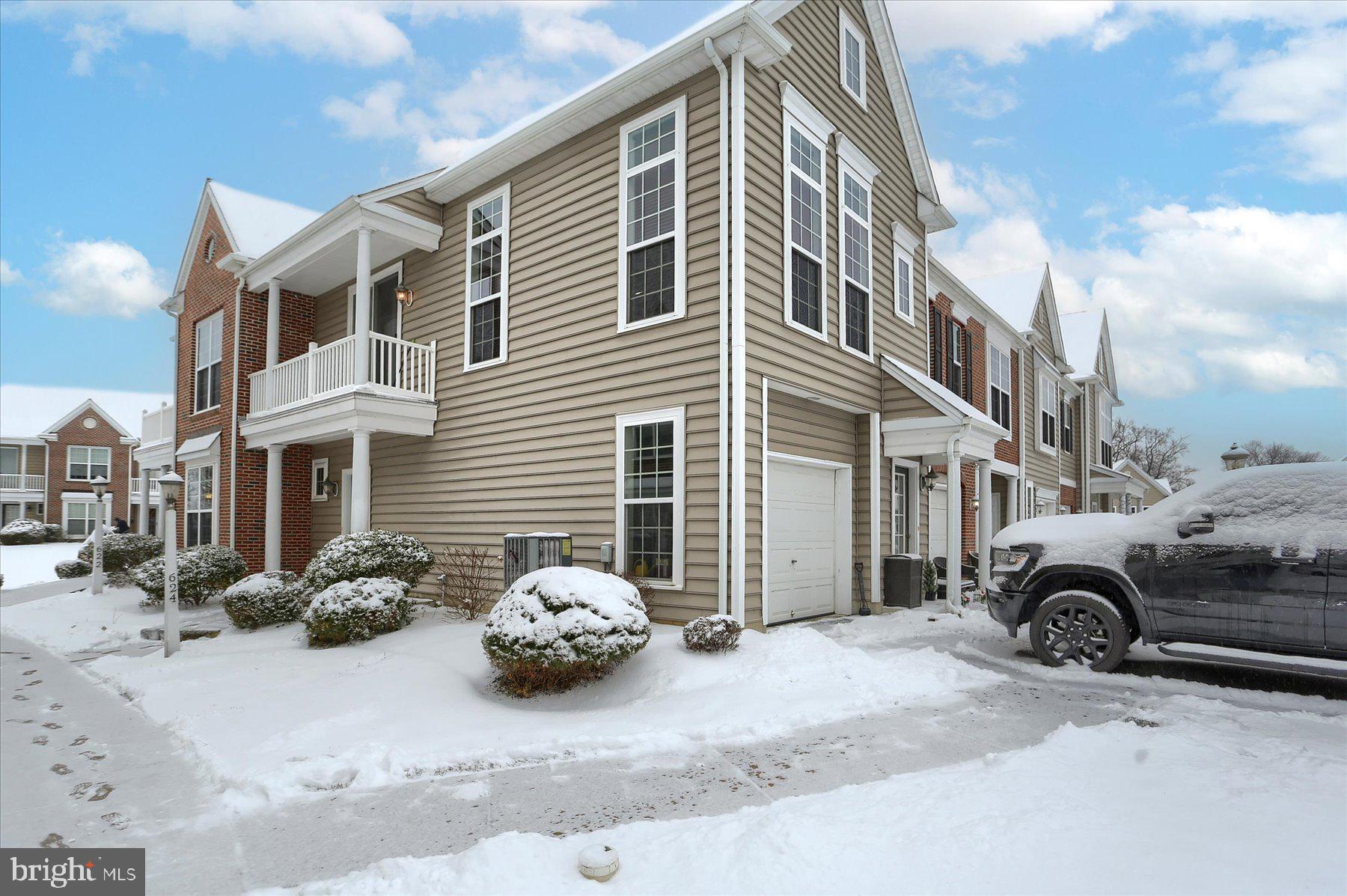 DEER RUN COMMONS - Residential