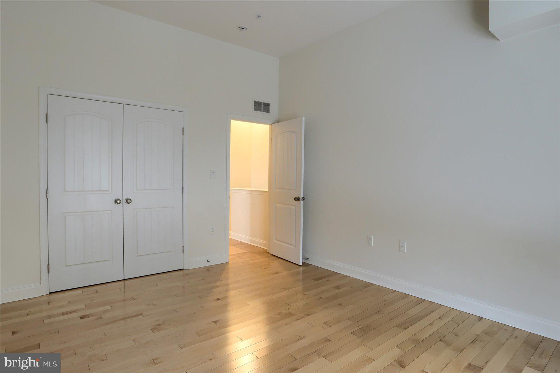 DEER RUN COMMONS - Residential