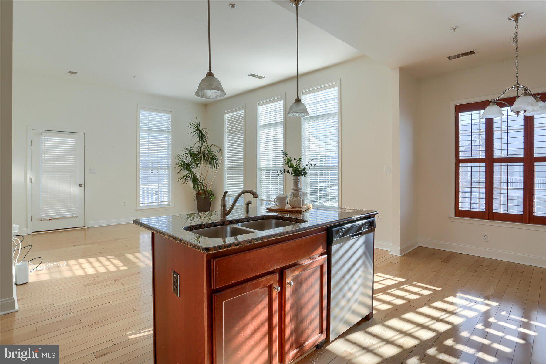 DEER RUN COMMONS - Residential