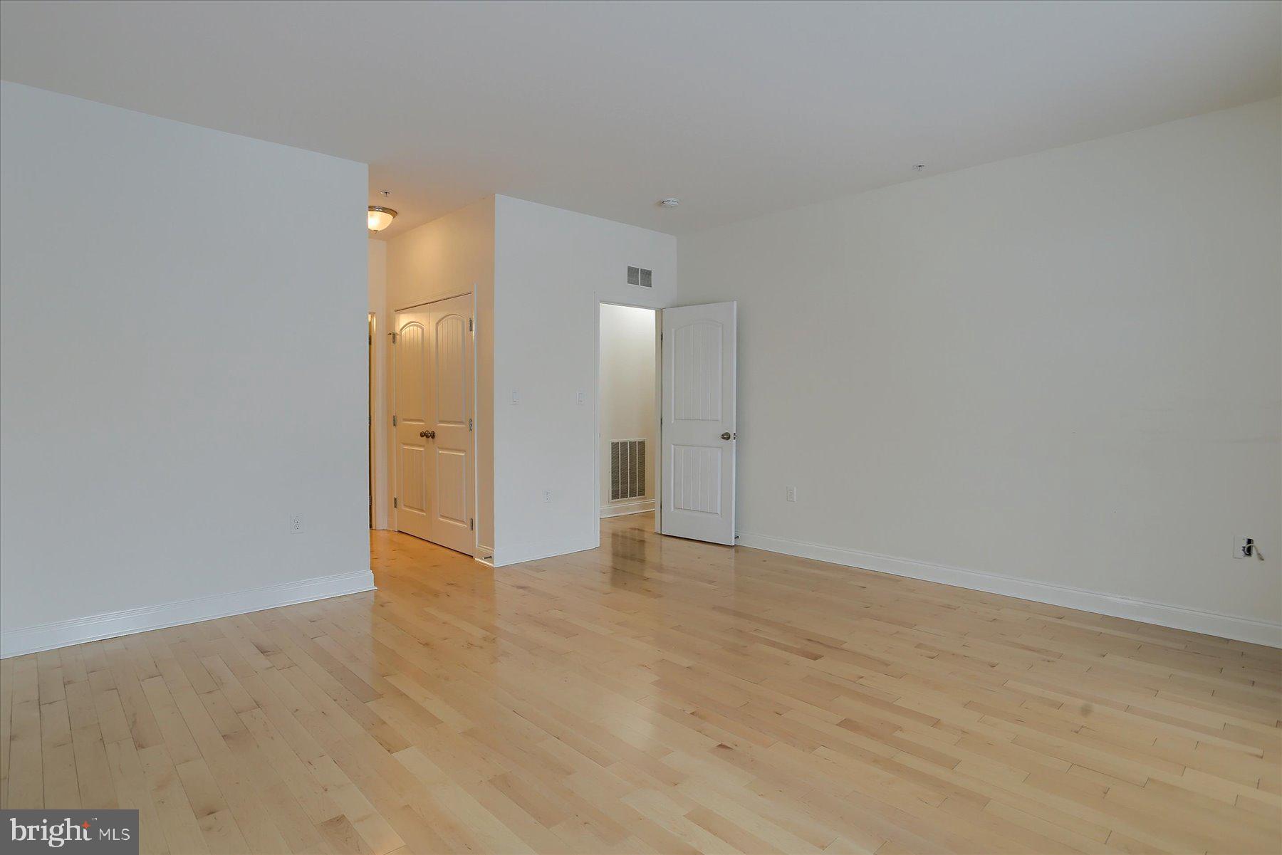 DEER RUN COMMONS - Residential