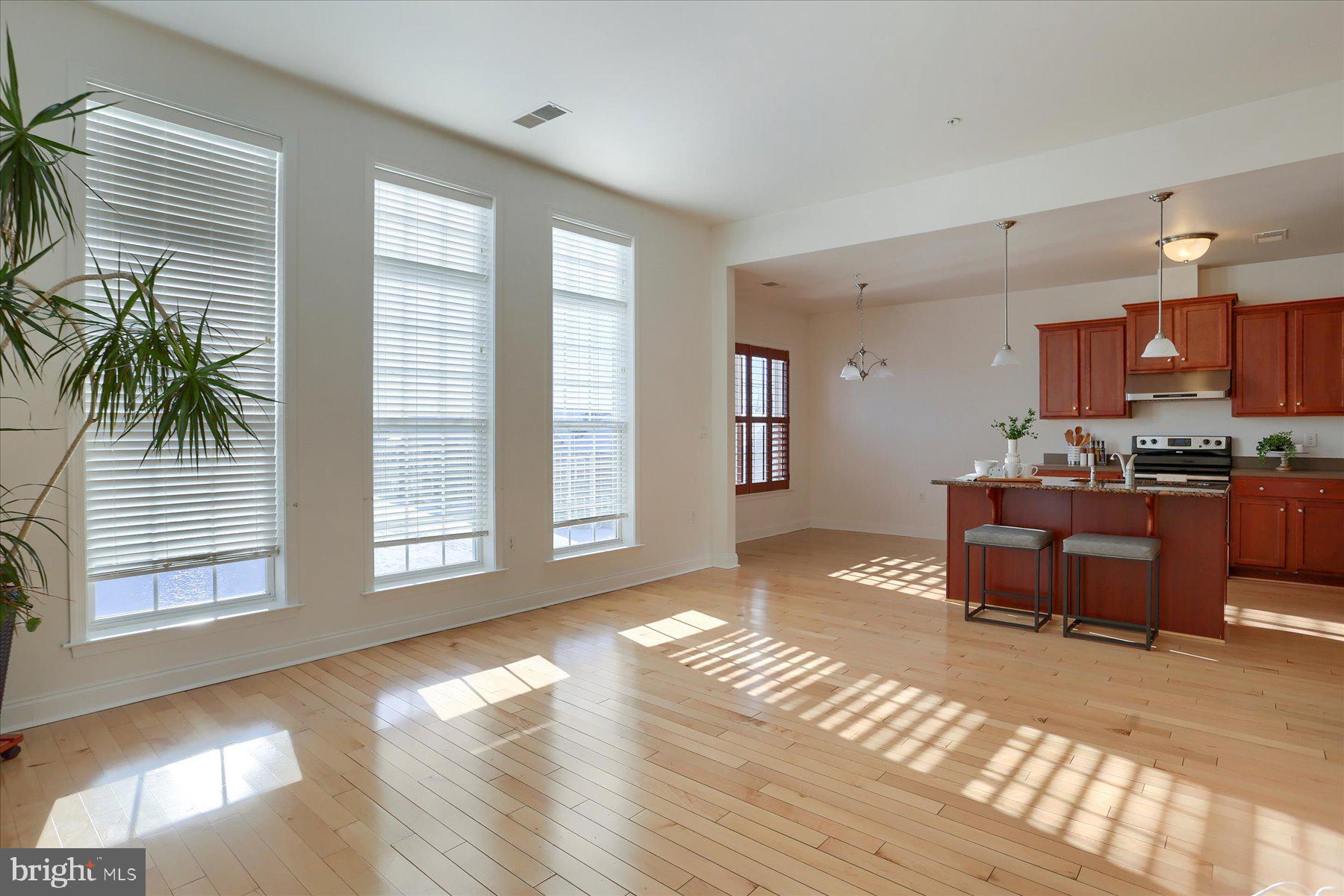 DEER RUN COMMONS - Residential