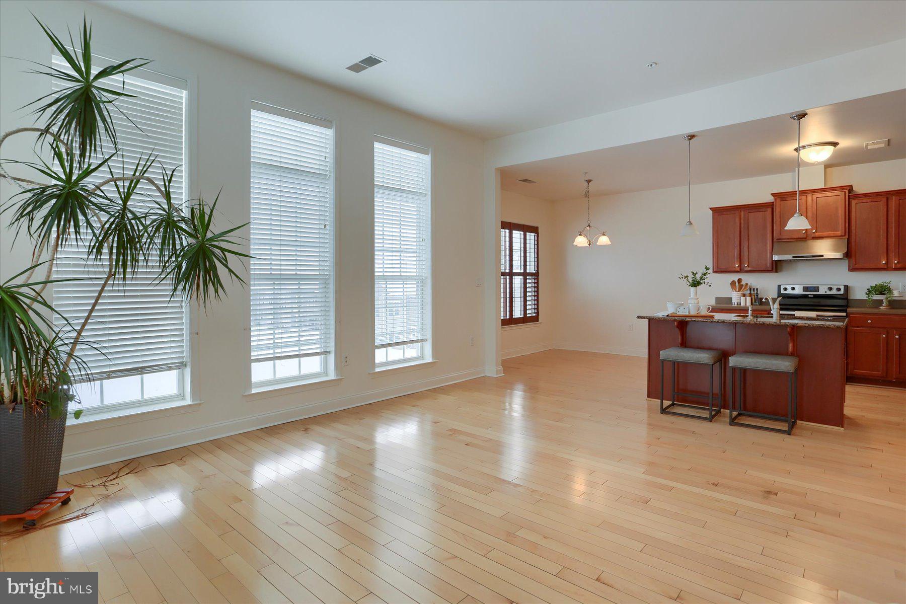 DEER RUN COMMONS - Residential
