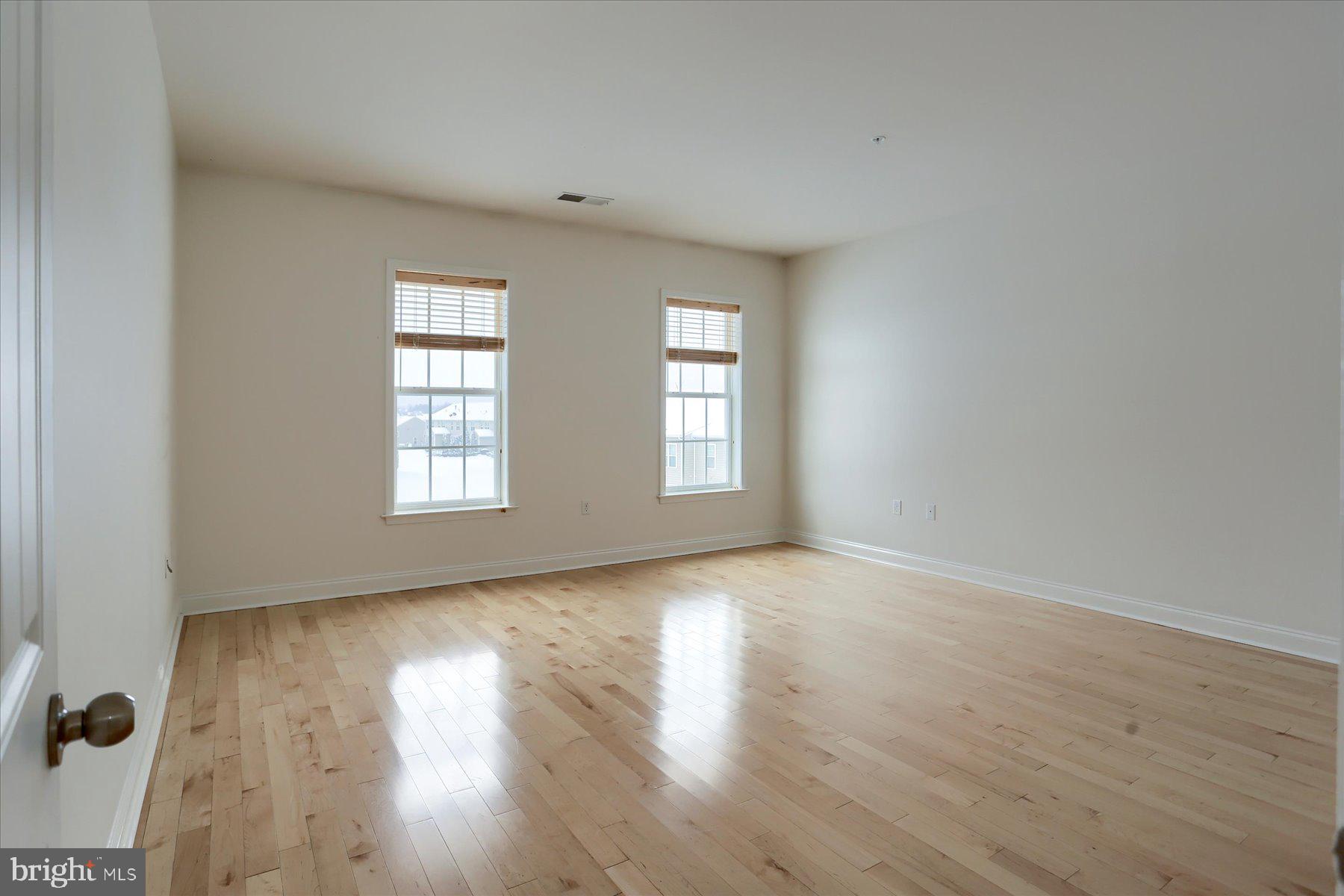 DEER RUN COMMONS - Residential