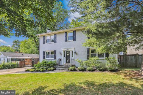 Photo of 11307 Soward Drive, Kensington, MD 20895 (MLS # MDMC2137240) Photo of 11307 Soward Drive, Kensington, MD 20895 (MLS # MDMC2137240)