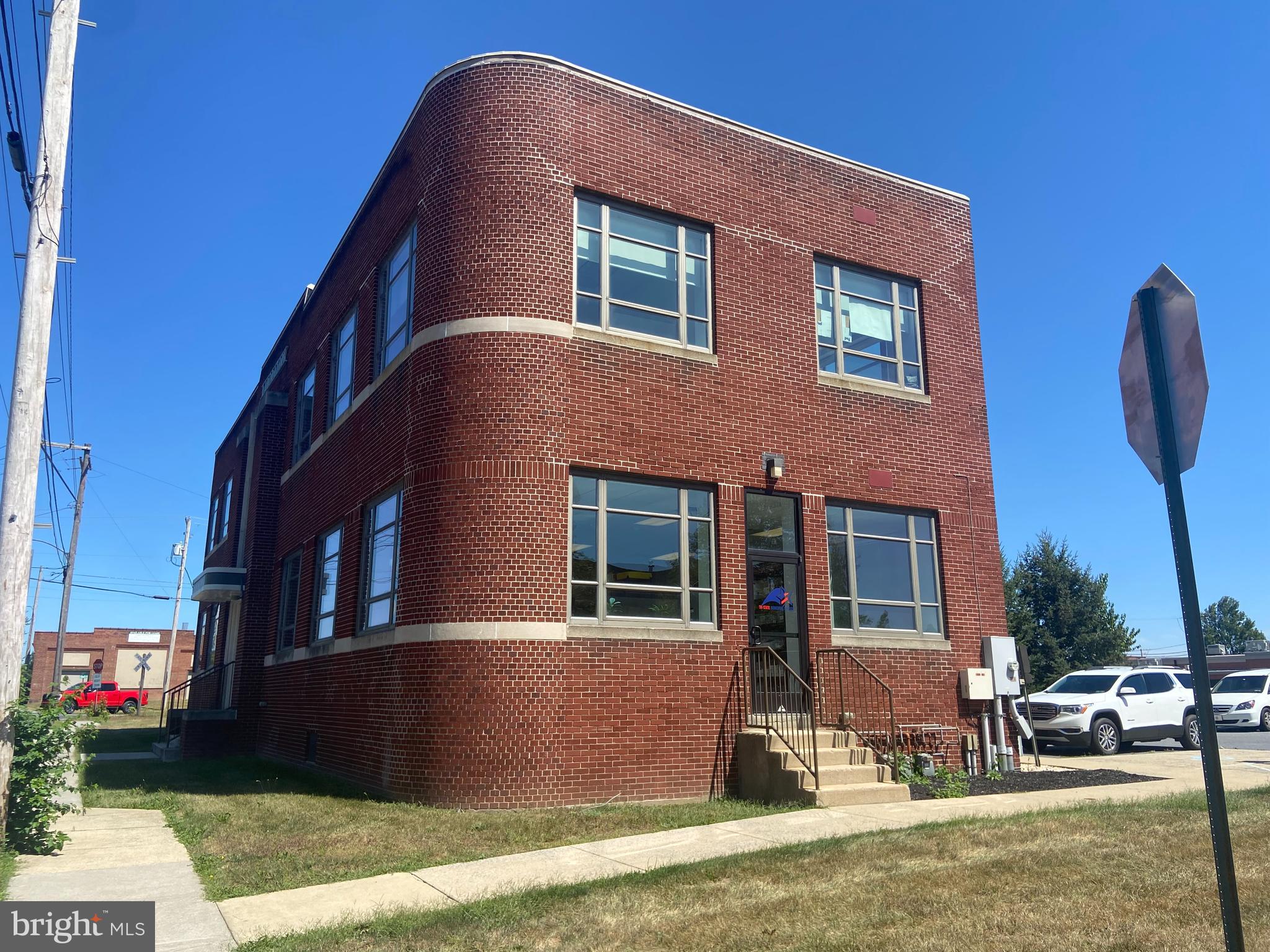 181 E STIEGEL STREET FIRST FLOOR OFFICE